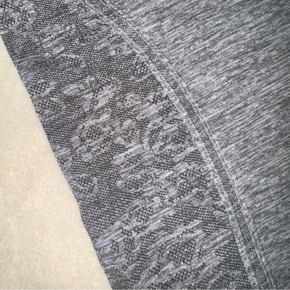 NEW American Eagle Grey Athletic Tank Top - Picture 4 of 9